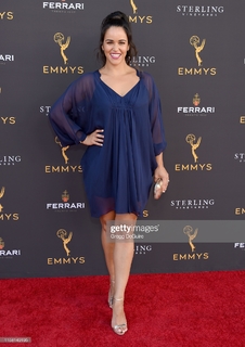 Melissa Fumero feet photo thumbnail
