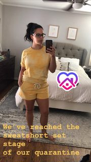 Melissa Fumero feet photo thumbnail
