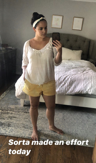 Melissa Fumero feet photo thumbnail