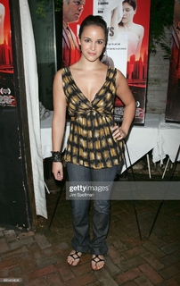 Melissa Fumero feet photo thumbnail