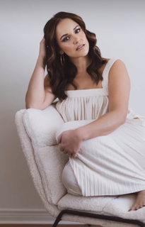 Melissa Fumero feet photo thumbnail