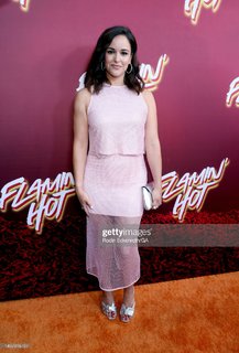 Melissa Fumero feet photo thumbnail