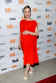 Melissa George feet photo thumbnail