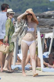 Melissa George feet photo thumbnail