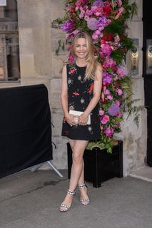 Melissa George feet photo thumbnail