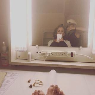 Melissa Gilbert feet photo thumbnail