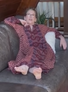 Melissa Gilbert feet photo thumbnail