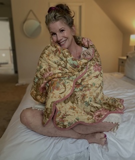 Melissa Gilbert feet photo thumbnail