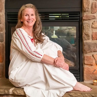 Melissa Gilbert feet photo thumbnail