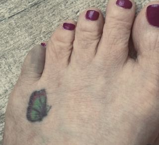 Melissa Gilbert feet photo thumbnail