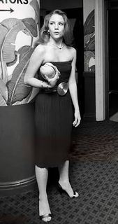 Melissa Gilbert feet photo thumbnail