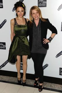 Melissa Joan Hart feet photo thumbnail