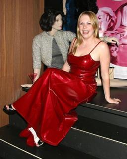 Melissa Joan Hart feet photo thumbnail
