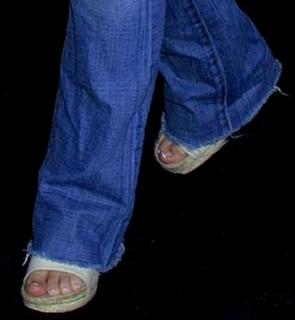 Melissa Joan Hart feet photo thumbnail