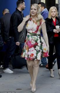 Melissa Joan Hart feet photo thumbnail