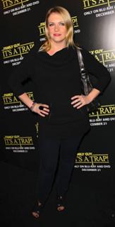 Melissa Joan Hart feet photo thumbnail