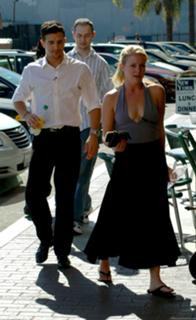 Melissa Joan Hart feet photo thumbnail