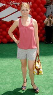 Melissa Joan Hart feet photo thumbnail
