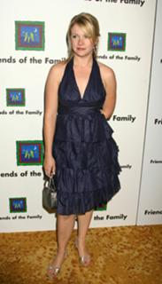 Melissa Joan Hart feet photo thumbnail