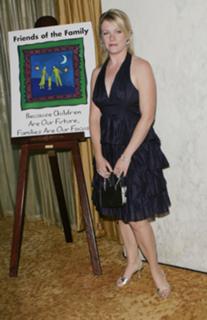 Melissa Joan Hart feet photo thumbnail