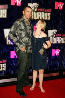 Melissa Joan Hart feet photo thumbnail