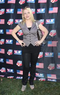 Melissa Joan Hart feet photo thumbnail