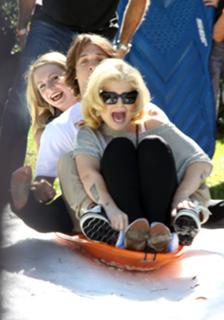Melissa Joan Hart feet photo thumbnail