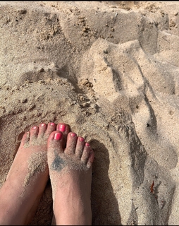 Melissa Joan Hart feet photo thumbnail