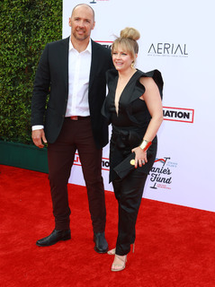 Melissa Joan Hart feet photo thumbnail