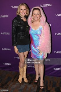 Melissa Joan Hart feet photo thumbnail