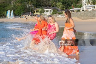 Melissa Joan Hart feet photo thumbnail