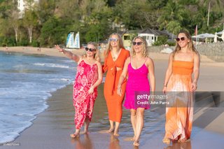 Melissa Joan Hart feet photo thumbnail