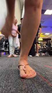 Melissa Joan Hart feet photo thumbnail