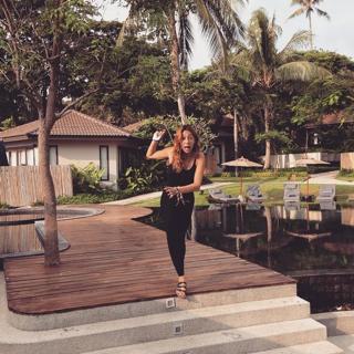 Melissa Khalaj feet photo 1