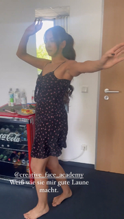 Melissa Khalaj feet photo 3