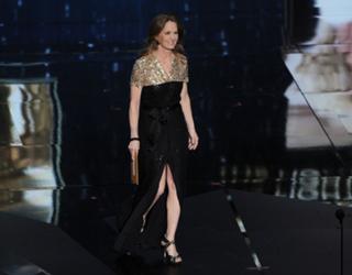 Melissa Leo feet photo 7