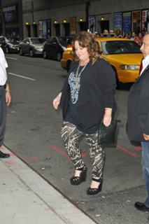 Melissa McCarthy feet photo thumbnail