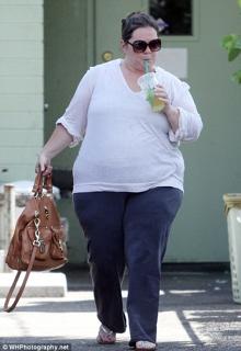 Melissa McCarthy feet photo thumbnail