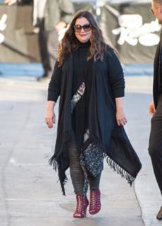 Melissa McCarthy feet photo thumbnail