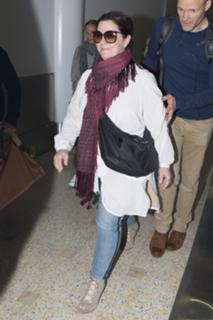 Melissa McCarthy feet photo thumbnail