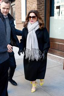 Melissa McCarthy feet photo thumbnail