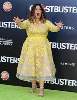 Melissa McCarthy feet photo thumbnail