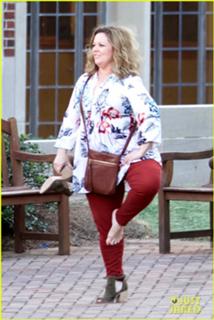 Melissa McCarthy feet photo thumbnail