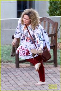 Melissa McCarthy feet photo thumbnail