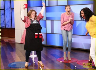 Melissa McCarthy feet photo thumbnail