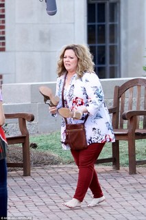 Melissa McCarthy feet photo thumbnail