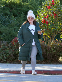 Melissa McCarthy feet photo thumbnail