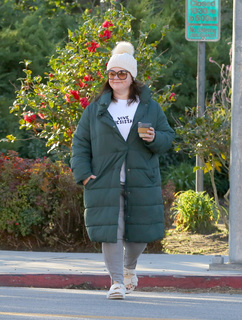 Melissa McCarthy feet photo thumbnail