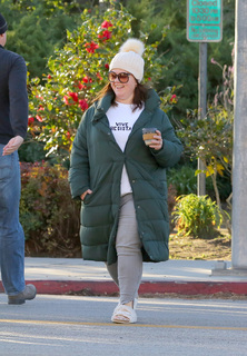 Melissa McCarthy feet photo thumbnail