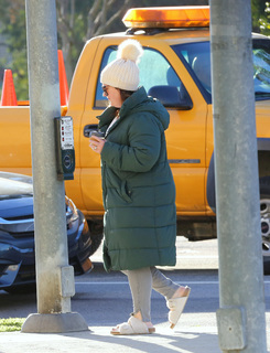 Melissa McCarthy feet photo thumbnail